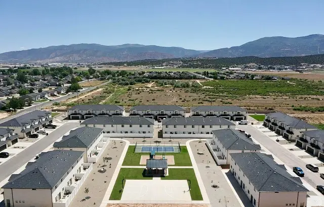 51 S 4375 W #32, Cedar City, UT 84720 - #3