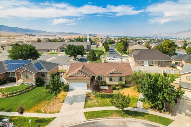 956 W Burro Way, Saratoga Springs, UT 84045 - #3