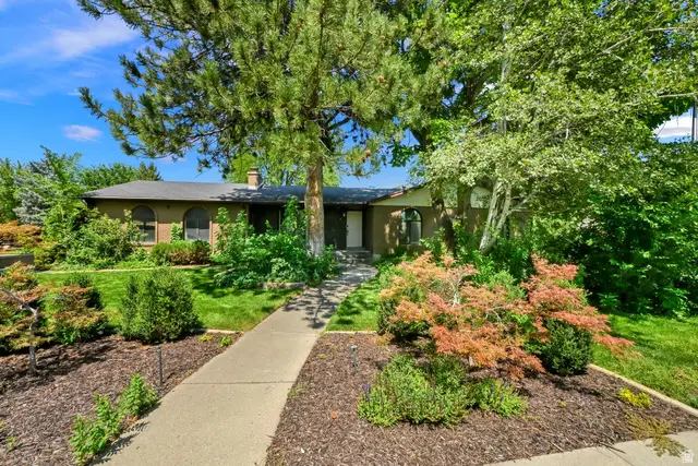 1433 E Estrellita Dr, Sandy, UT 84093 - #1