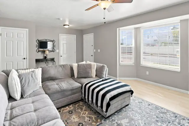 214 Meadow View Dr, Ogden, UT 84404 - #3