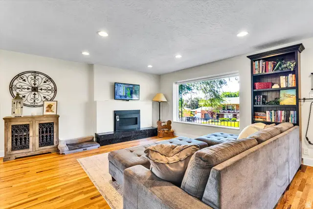 2080 E Sands Dr S, Holladay, UT 84124 - #3
