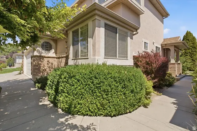 42 E Hillsborough N, Pleasant View, UT 84414 - #2