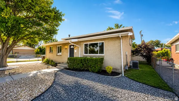 325 W Princeton Dr, Midvale, UT 84047
