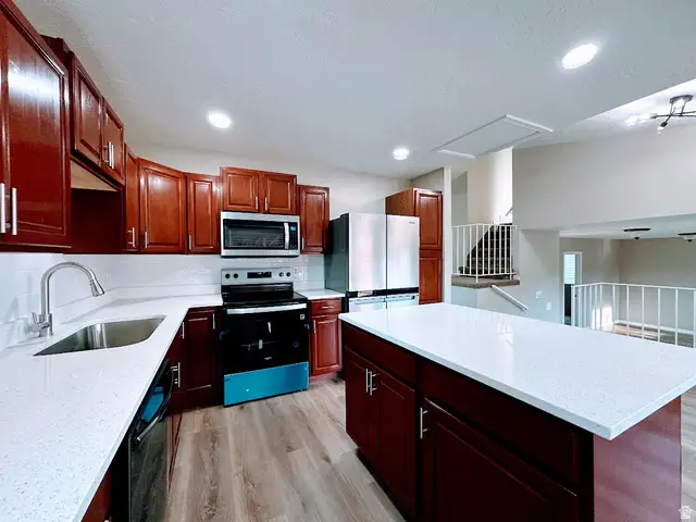 6092 S Longmore Dr W, Salt Lake City, UT 84118 - #2
