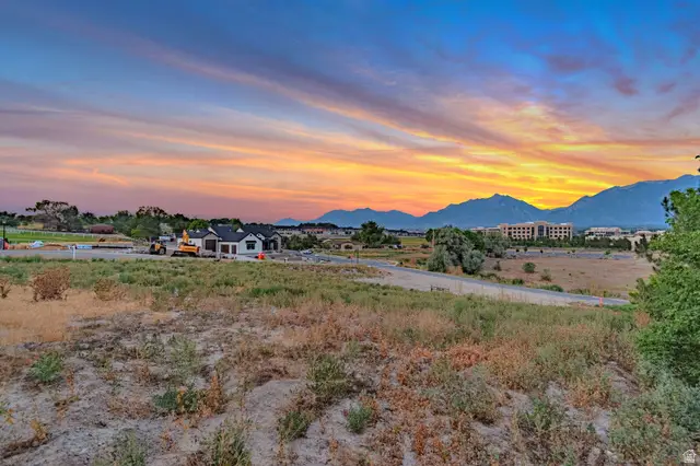 1096 W Kings Landing Ct #2, South Jordan, UT 84095 - #3