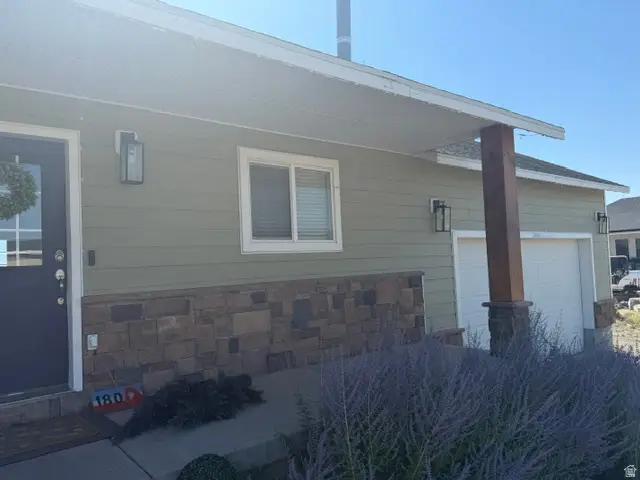 180 N Sage Ln, Loa, UT 84747 - #3