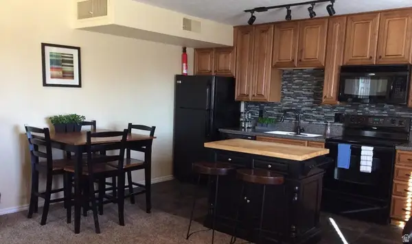 860 S Village Rd #F-7, St. George, UT 84770