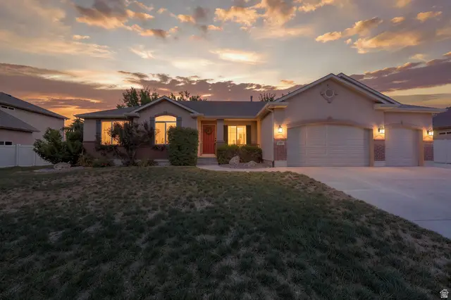 319 E 2300 Res S, Kaysville, UT 84037 - #1