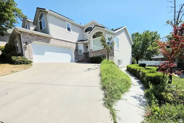 1002 Brook Haven Dr, Kaysville, UT 84037