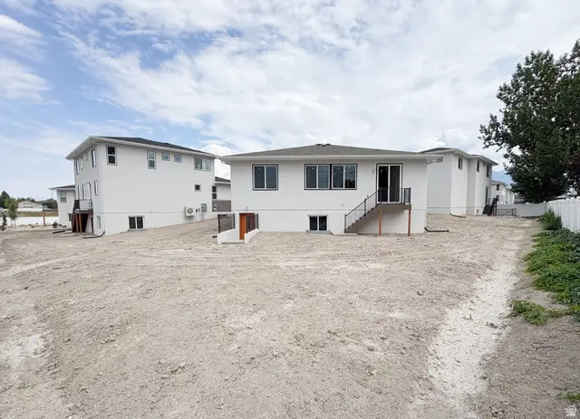 233 W Waterstone Cir, Murray, UT 84107 - #3