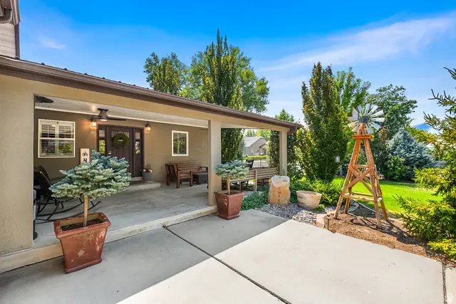 1014 E Smart Ln, Sandy, UT 84094 - #2