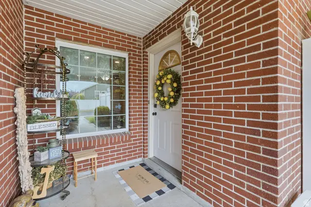 130 W Pheasantbrook Dr, Centerville, UT 84014 - #1