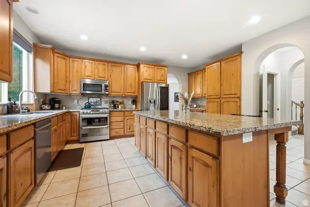 1270 Santa Anita Dr, Kaysville, UT 84037 - #3