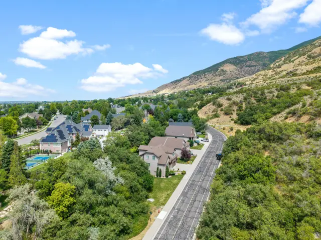 918 Mahogany Dr, Fruit Heights, UT 84037 - #3