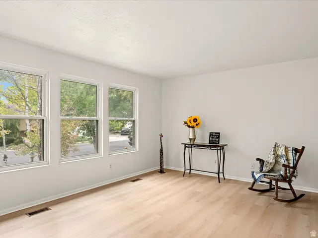 339 Carol Dr, Layton, UT 84041 - #2