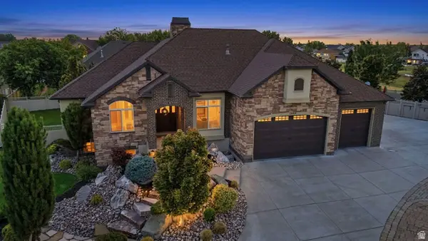 1084 E Loch Lomond Cir, Syracuse, UT 84075