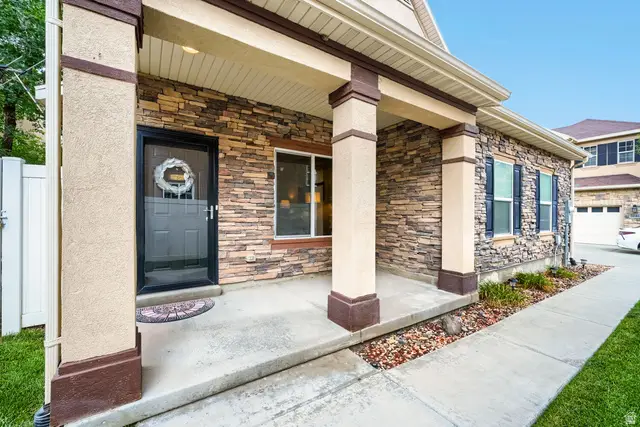 5058 W London Bay Dr, Riverton, UT 84096 - #2