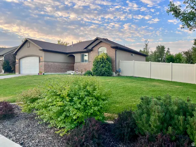 1483 W 2340 N, Clinton, UT 84015 - #1
