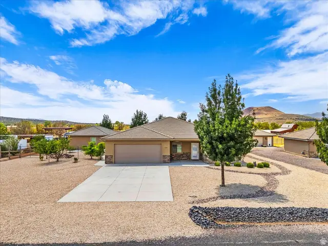 1129 N Horsemans Park Dr, Dammeron Valley, UT 84783 - #1