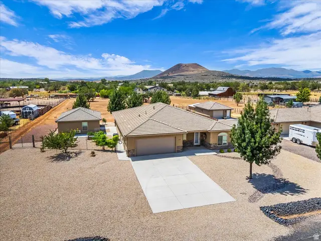 1129 N Horsemans Park Dr, Dammeron Valley, UT 84783 - #2