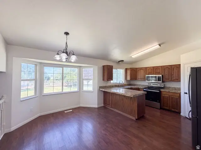 5569 S 3400 W, Roy, UT 84067 - #2