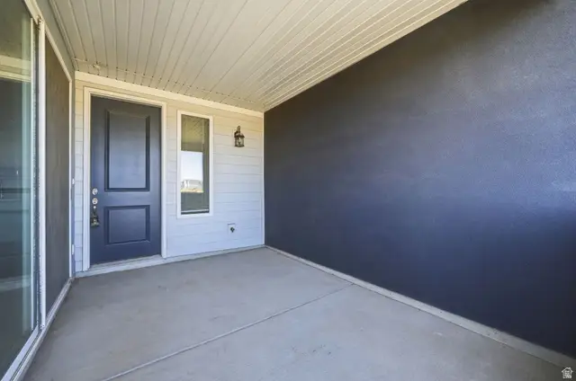 6641 W Meadow Grass Dr, South Jordan, UT 84009 - #2