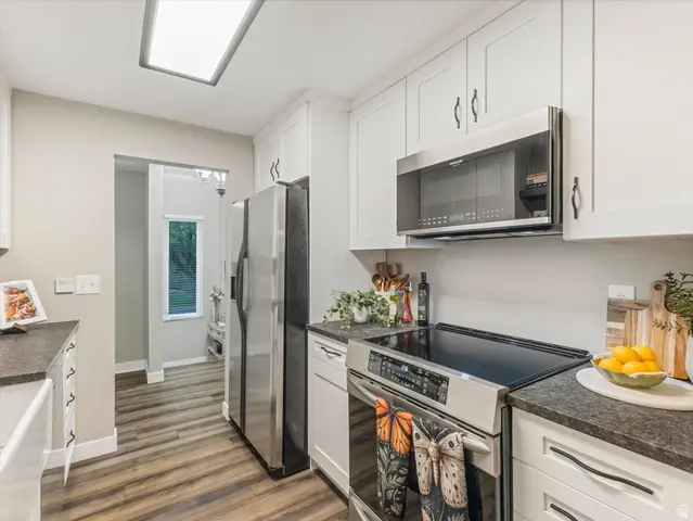 7155 S Brookhill Dr, Cottonwood Heights, UT 84121 - #3
