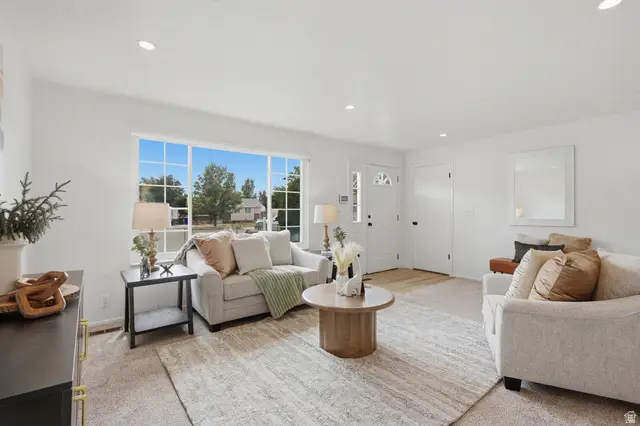 4582 W Hummel Cir, Salt Lake City, UT 84118 - #2