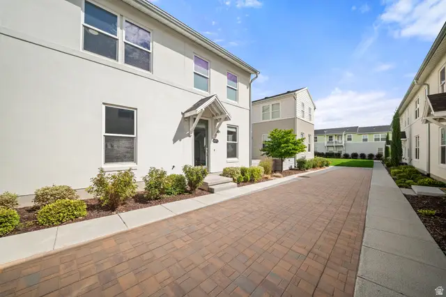 10571 S Redknife Dr W, South Jordan, UT 84009 - #2