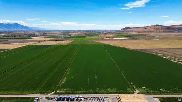 7220 W Cropley Rd, Elwood, UT 84337