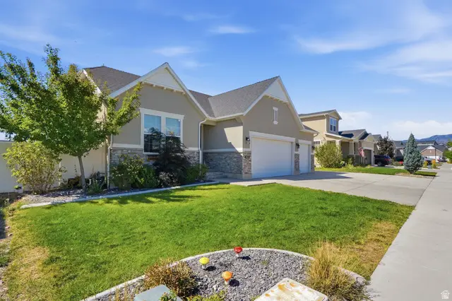1422 E Lowe Peak Dr, Eagle Mountain, UT 84005 - #3