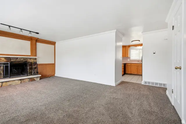 6986 S Lexington Dr W, West Jordan, UT 84084 - #2