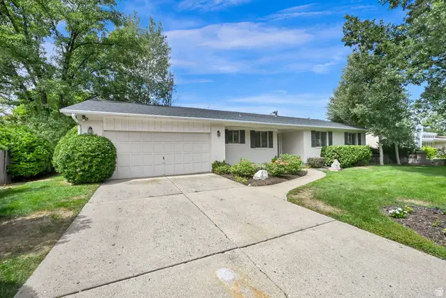 5714 S Laurelwood St, Holladay, UT 84121 - #3