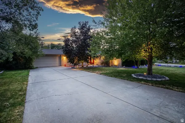 3704 E Brighton Point Dr S, Cottonwood Heights, UT 84121