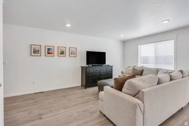 951 E Parley Dr Dr N, North Salt Lake, UT 84054 - #2