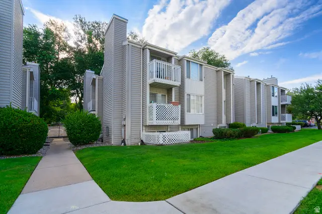875 E Arrowhead Ln #42, Murray, UT 84107 - #1