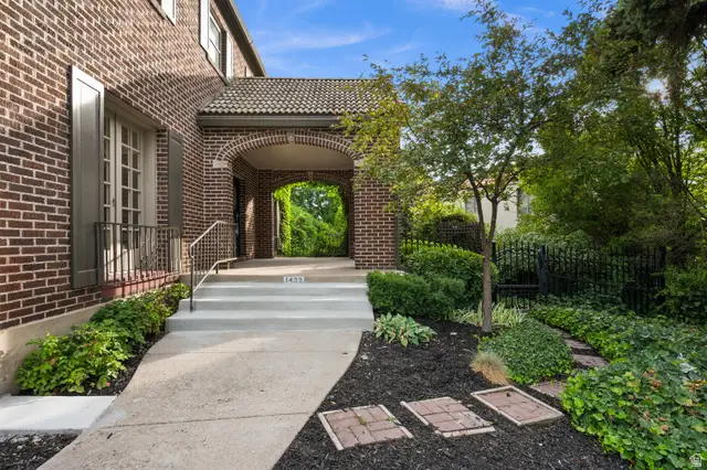1432 E South Temple St, Salt Lake City, UT 84102 - #3