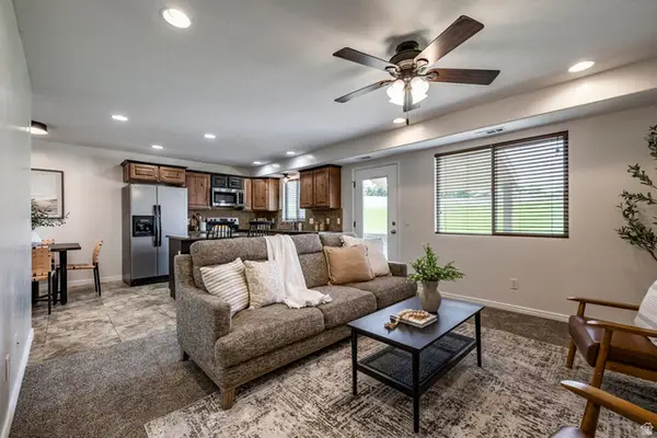 1865 W 5050 S, Roy, UT 84067