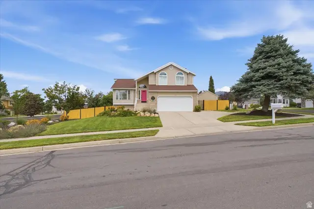 2313 E Rockview Dr, Sandy, UT 84092 - #3