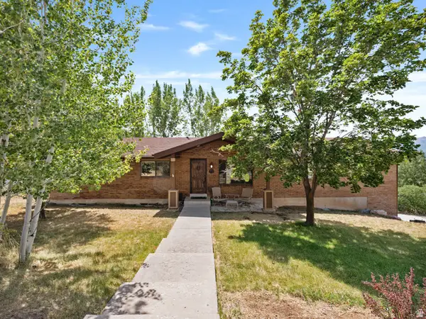 9145 E Kelly Dr N, Huntsville, UT 84317