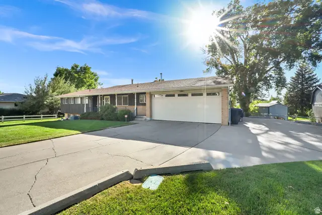 4250 S Panorama Dr E, Holladay, UT 84124 - #2