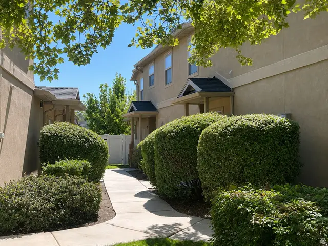 820 E Red Sage Ln, Millcreek, UT 84107 - #3