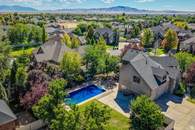 579 W 2400 S, Syracuse, UT 84075 - #1