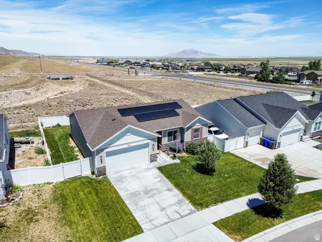 1112 W Honeycomb Dr, Grantsville, UT 84029 - #2