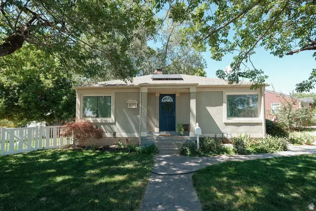 153 S Lakeview Dr, Clearfield, UT 84015 - #1