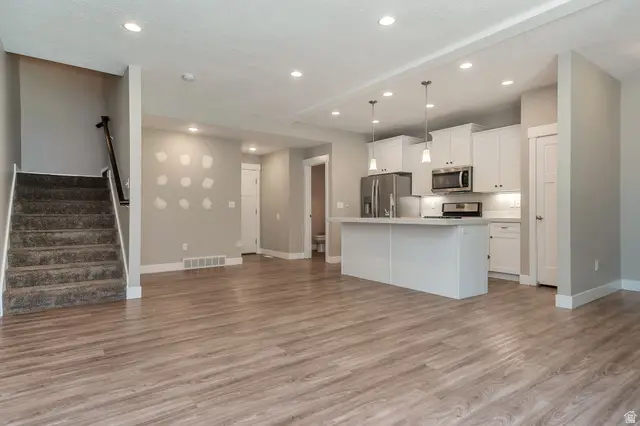 9293 S Fordham Ct E, Sandy, UT 84094 - #3