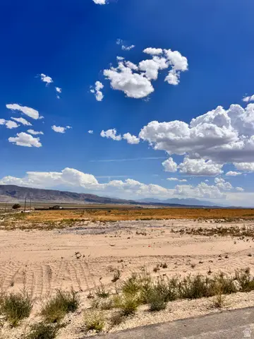 240 S James Way #8, Cedar Fort, UT 84013
