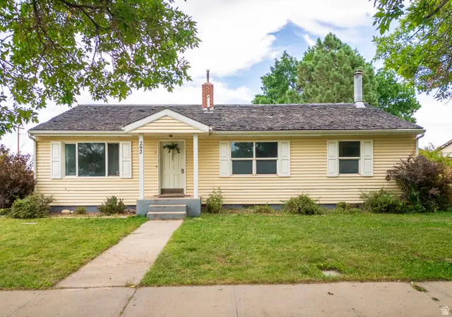 292 N State St, Roosevelt, UT 84066 - #1