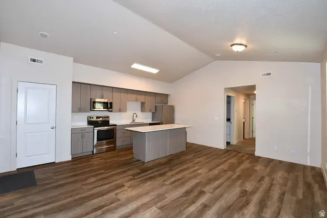 142 E 7th 25 #B304, Syracuse, UT 84075 - #3