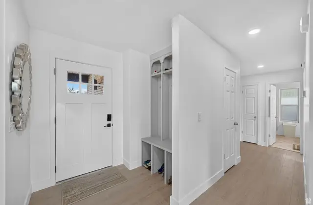 2050 E Gyrfalcon Dr, Sandy, UT 84092 - #3